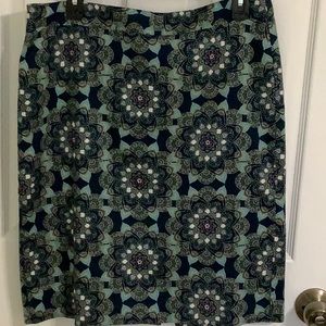 🦋VAN HEUSEN Skirt, size 12 in navy, aqua, white pattern